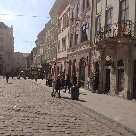 Apartments On Plocsha Rynok 40 Lviv Exterior photo